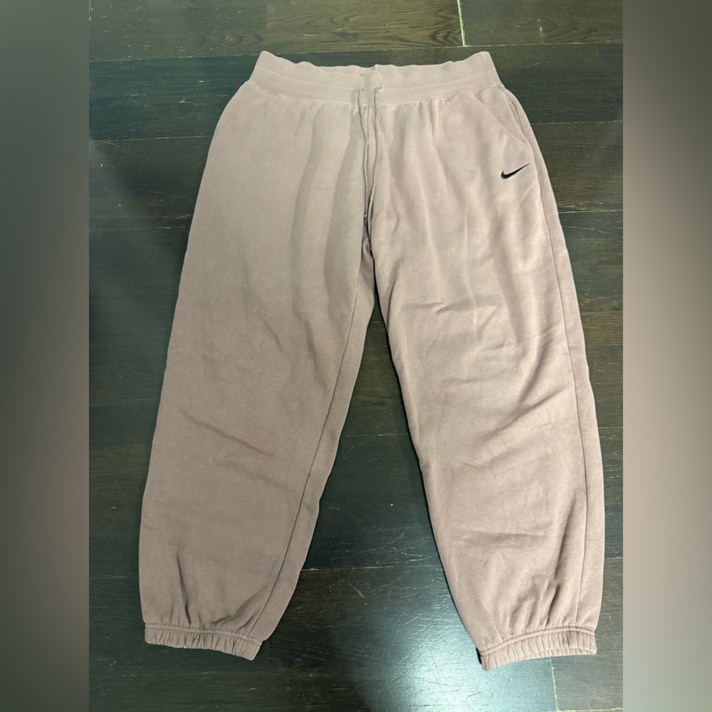 MOVING SALE - Nike Sweatpants